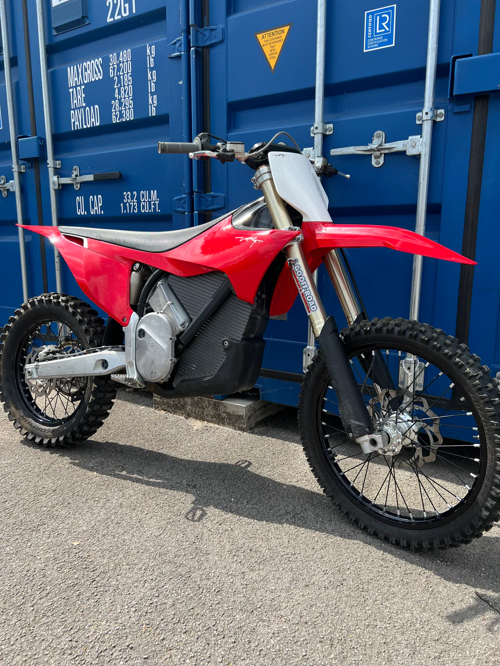 CEF006A1487F44CA8BA70E9A1C312881webp Uk SurRon Wheels